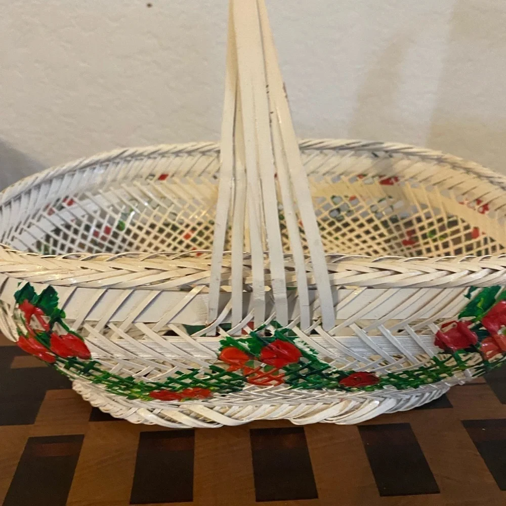 Vintage Daddy’s Duck Handwoven Hand Painted Basket Red Green Floral 8”W x 8”H